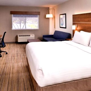 holiday Inn 01